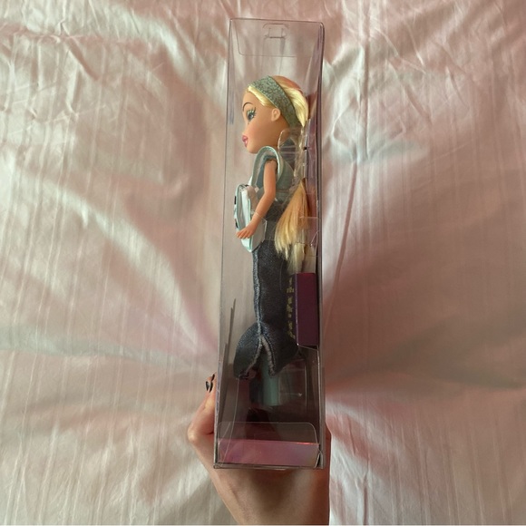 NIB NRFB bratz 20th anniversary cloe 2021 reproduction doll - Picture 6 of 7